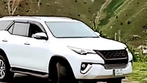 Toyota Fortuner 4x4 I Offroad Track I Naran BataKundi #fortuner #offroad