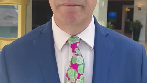 Trump wrote an article for Daily Mail and posted this video