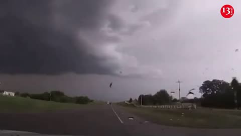 Timelapse video shows tornado swirling over Oklahoma