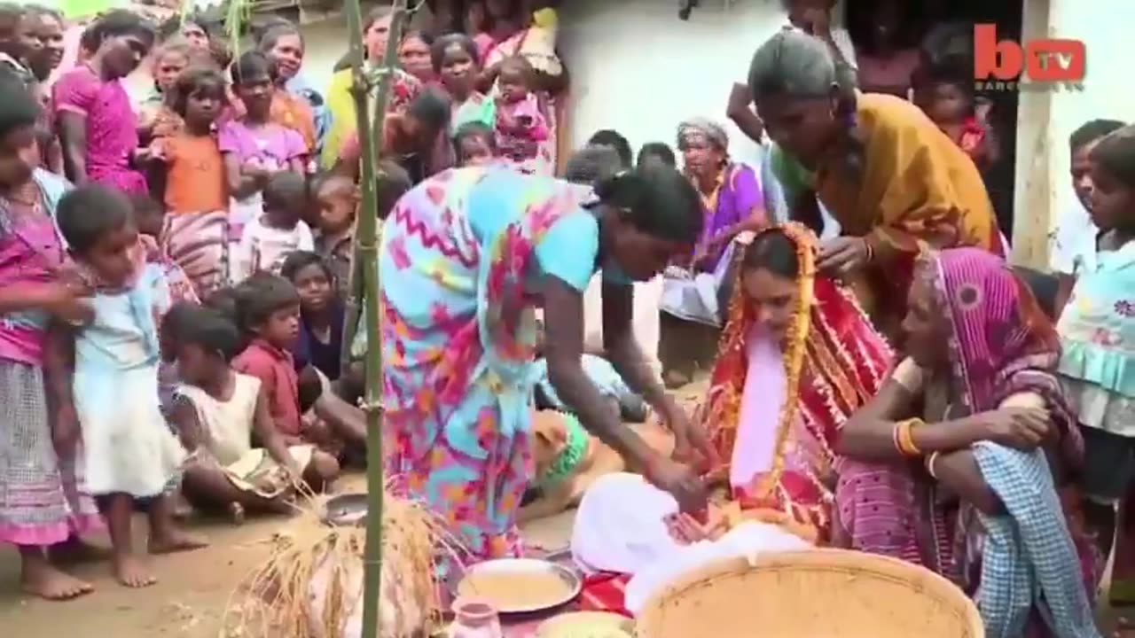 "Shocking: India Women Marry With Dog?! 💍🐕 Unveiling the Outrageous Tradition 👰🇮🇳"