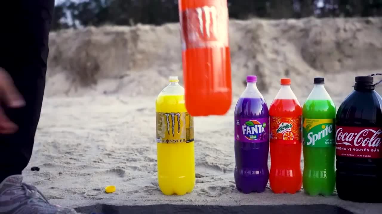How to make Rainbow Halloween Pumpkins with Orbeez, Big Fanta,Coca Cola vs Mentos and Popular Sodas6