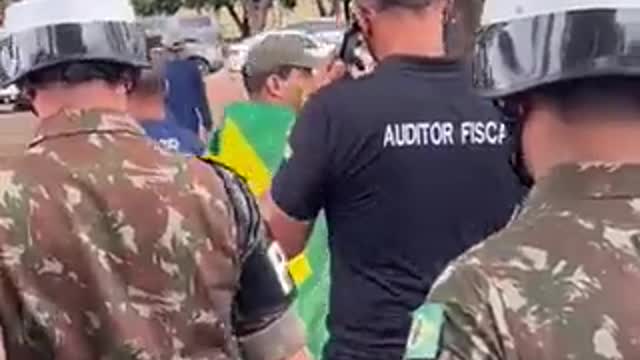 Brazilian army removes inspectors from protest area - November 12th 2022