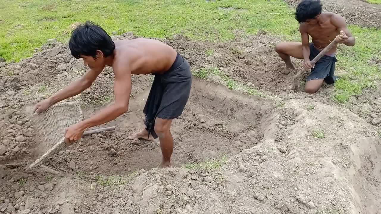 Build a pond with a butterfly shape to feed the fish