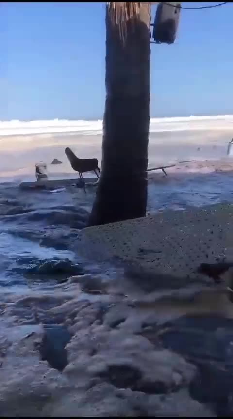 Seven injured as freak wave strikes KwaZulu-Natal South Coast restaurant