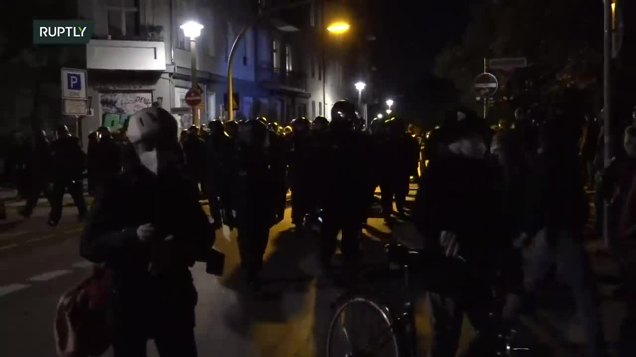 LIVE: Berlin / Germany - Protests against eviction of 'Kopi' trailer camp - 15.10.2021