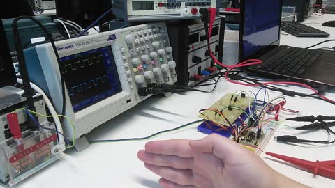 PIC&MIX - Comparator second experiment (PIC12F1840)