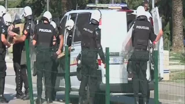 Policija šutira muškarca u Budvi