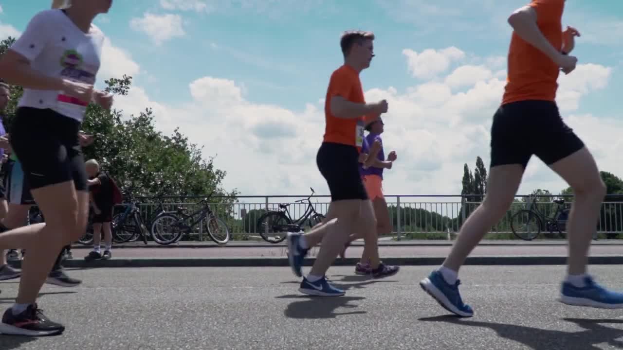 people running motivational video