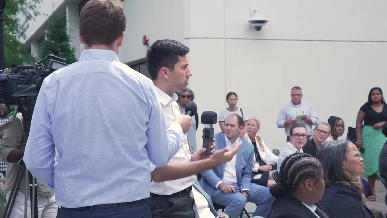 Reporter Makes DC Mayor Squirm With One Simple Question (VIDEO)