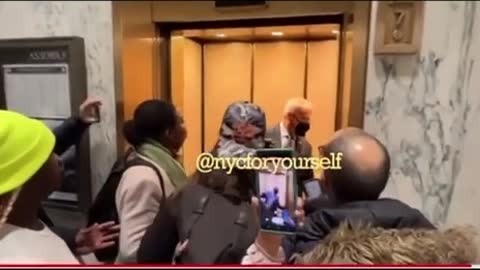 New Yorkers confronting Democratic politician Jeffrey Dinowitz