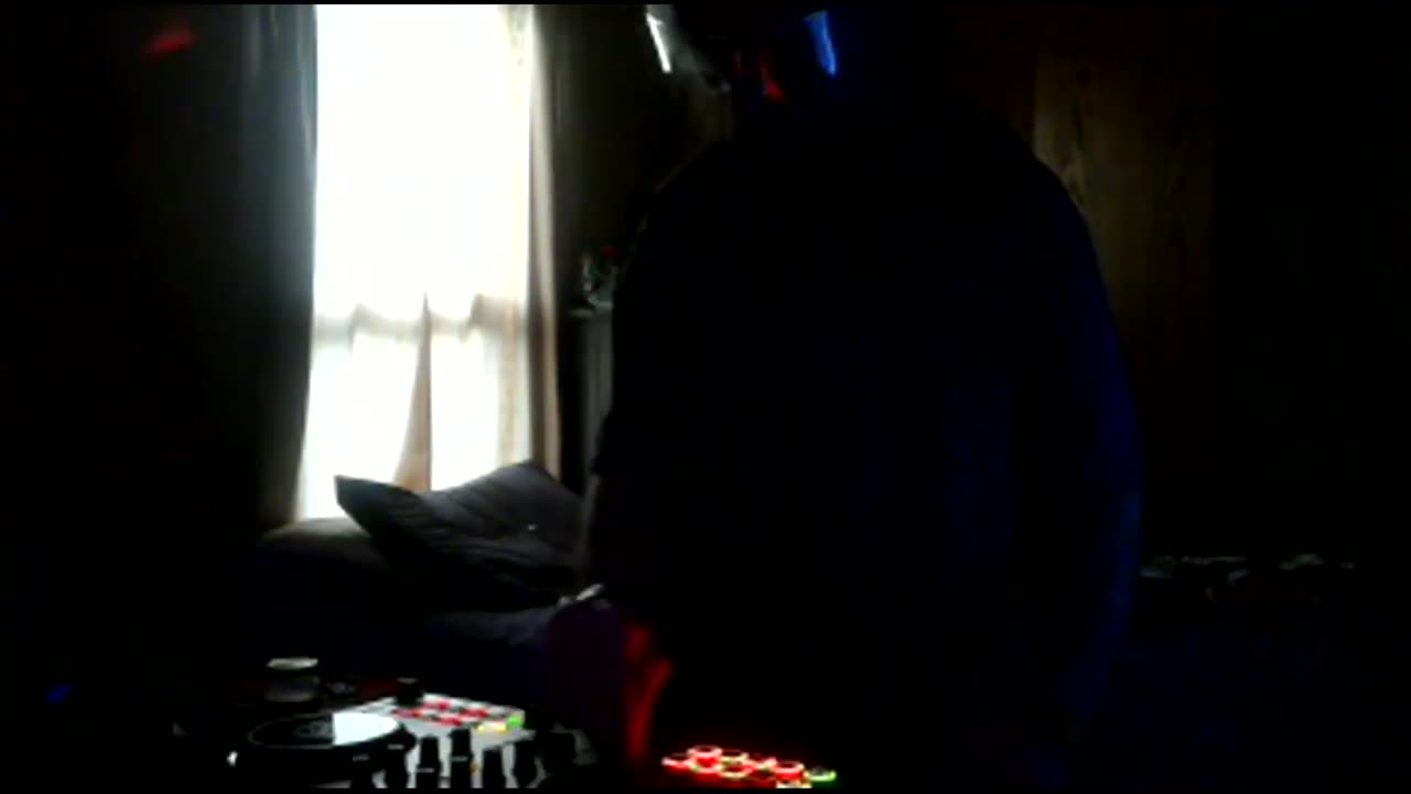 [Cyraxx Youtube 2021-7-5] GLITCH THE SYSTEM