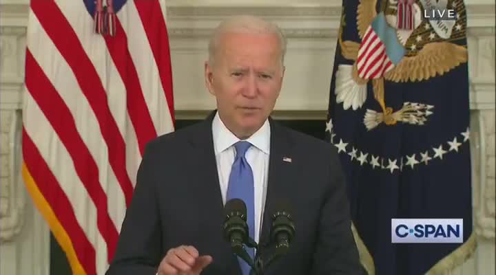 Biden Battles Teleprompter During Disaster Speech, Loses Badly !