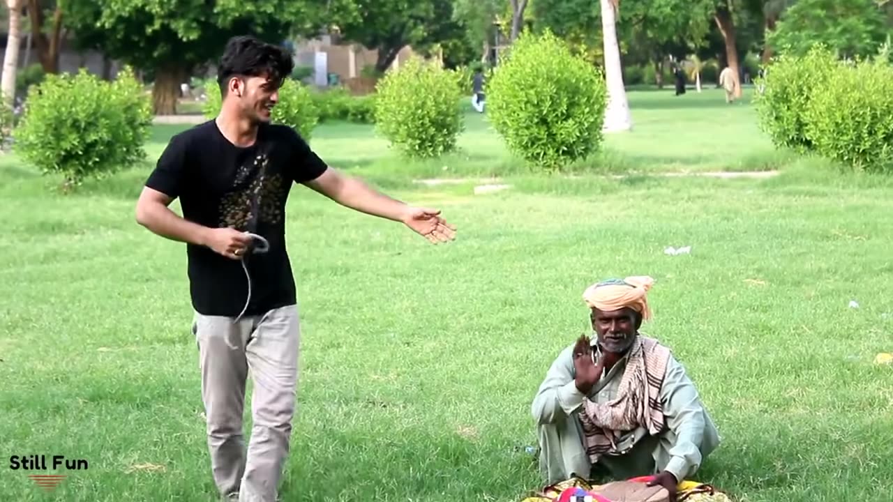 REAL SNAKE PRANK - EPIC SNAKE PRANK IN PAKISTAN - FUNNY REACTIONS ( PART 1 ) Still Fun Prank