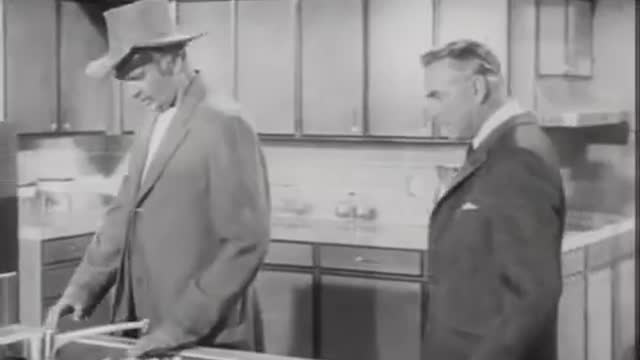 The Beverly Hillbillies - Season 1, Episode 4 (1962) - The Clampetts Meet Mrs. Drysdale