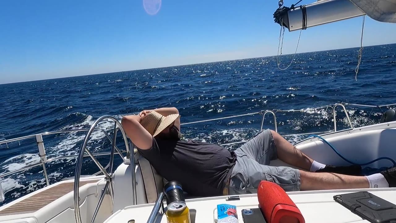 "Sailing to Paradise: Living the Jimmy Buffett Lifestyle in Catalina Island 🏝️🌊"