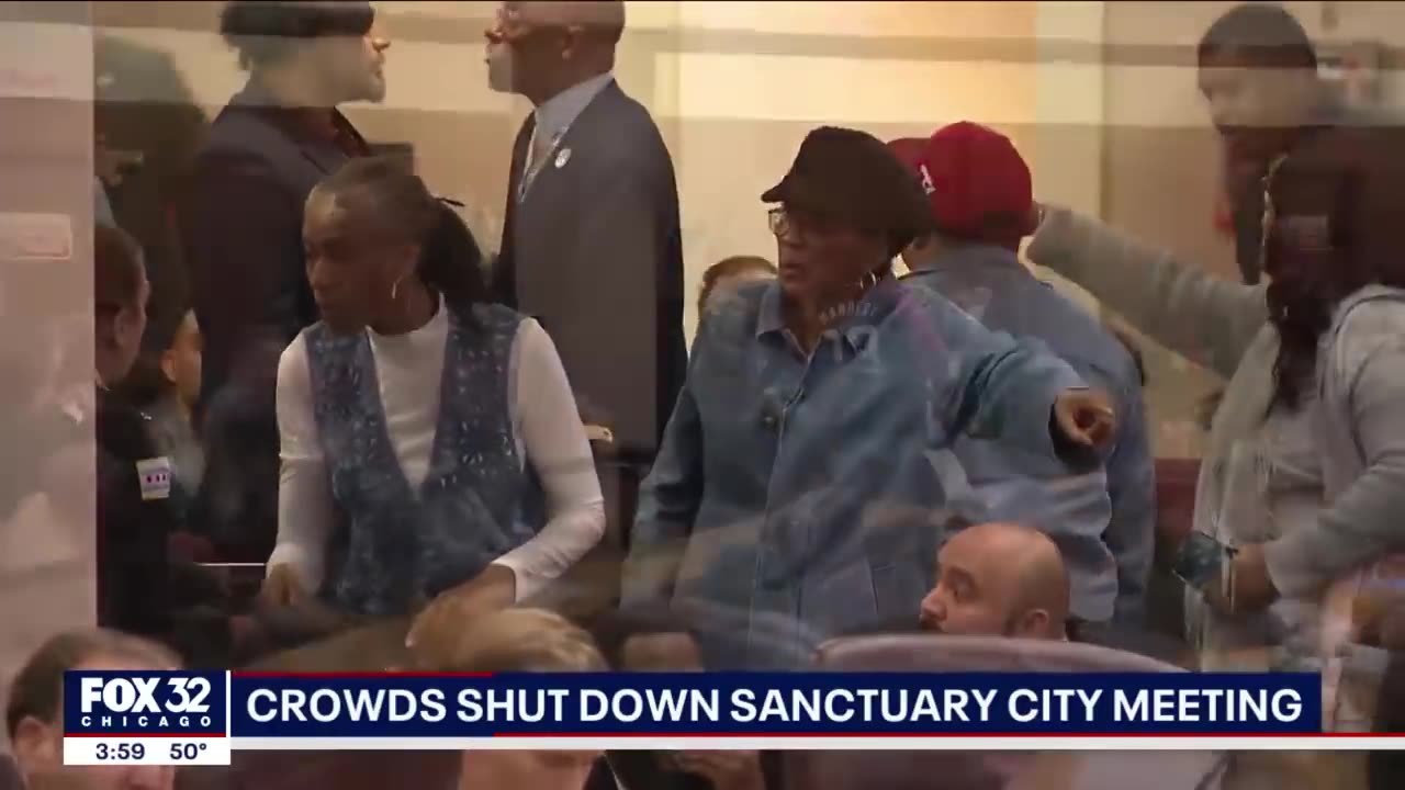 Chaos ensues as Chicago protesters take over sanctuary city meeting