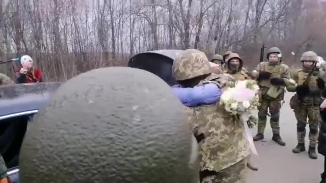 UKRAINE |military stop a car with a final surprise ♥️🥺