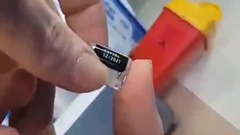 אנשים מקבלים זריקה פגת תוקף ללא ידיעתם