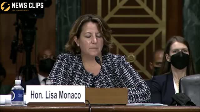 Senator Hawley slams Biden DOJ for FBI order on local school boards