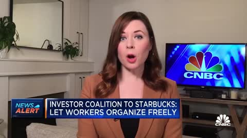 Investor coalition calls on Starbucks to let workers organize freely