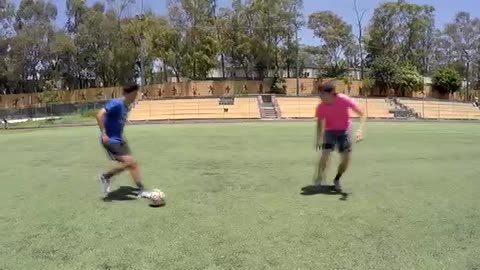 5 TIPS para DEFENDER MEJOR a un ATACANTE en el FÚTBOL ⚽️ TUTORIAL PARA DEFENSAS