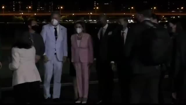 Pelosi visits Taiwan