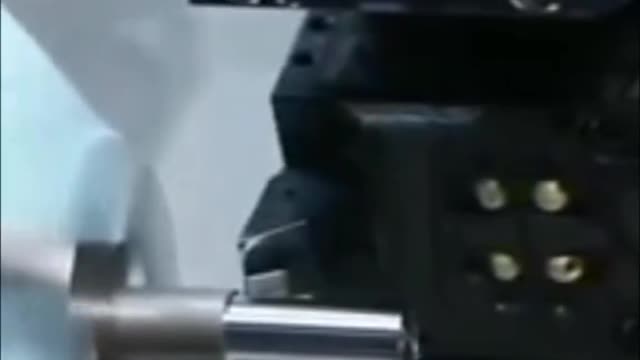 The turret lathe is made of stainless steel, and the speed is light