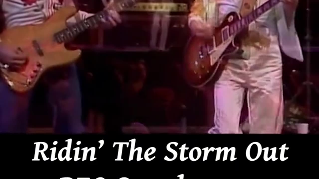 Riding The Storm Out ~ REO Speedwagon ( Live )