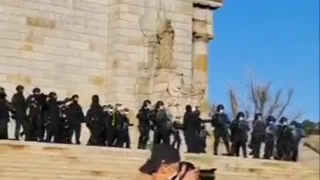 Melbourne Australia: Police open fire at anti vaccine mandate demonstrators at the war memorial