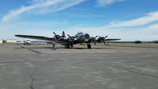 Turboprop Startup B17 Airplane