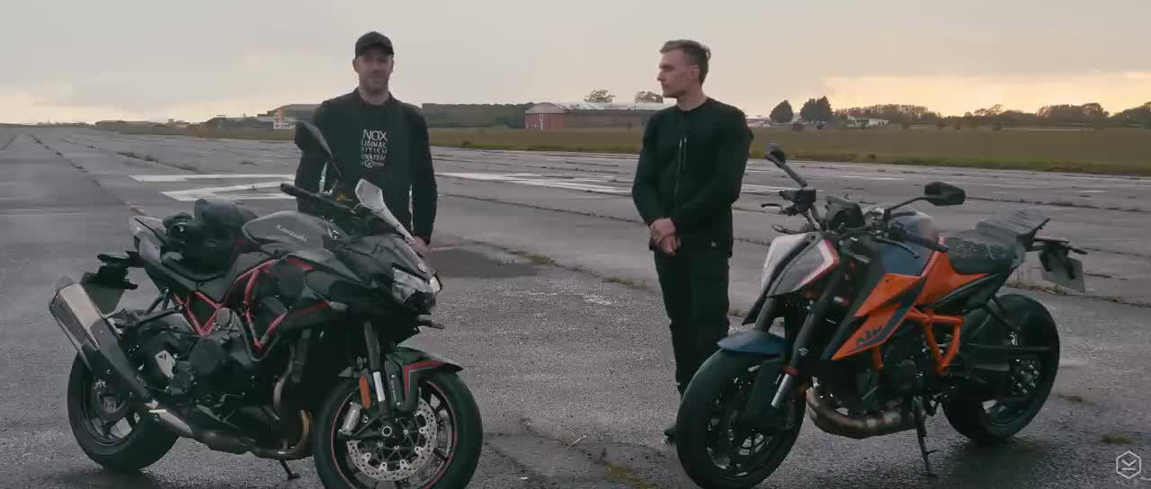 Kawasaki Zh2 vs KTM 1290 super duke R