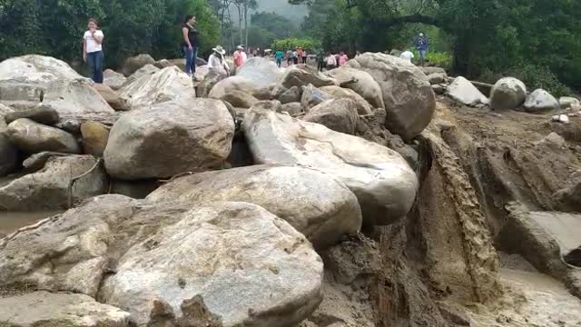 El fuerte aguacero que cayó en la noche de este martes 25