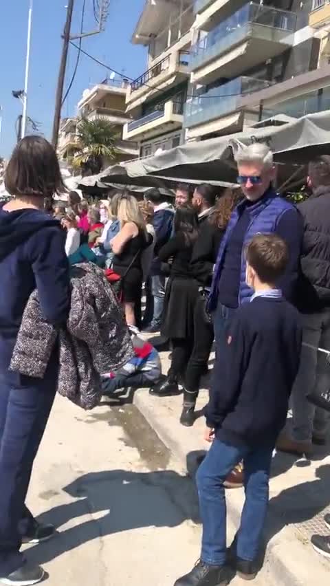 Μεγάλη μέρα η σημερινή… αλλά κάποιοι ήταν βαλτοί να σε βγάλουν από τα ρούχα σου με τις μασκες