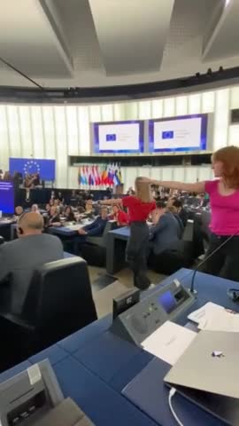 CRAZY: Interpretive Dancers Dance In Front Of European Parliament