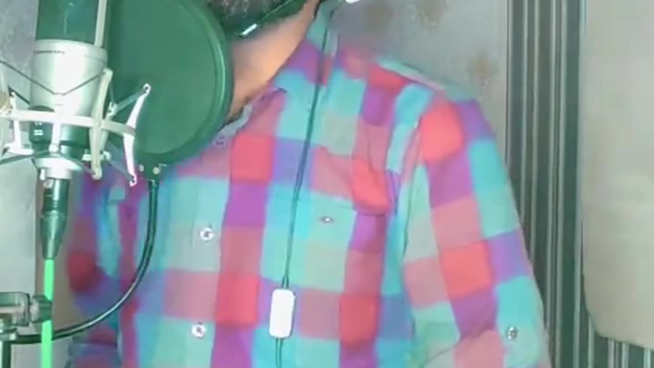 Faisal Khan Singer In Fakhar Studio