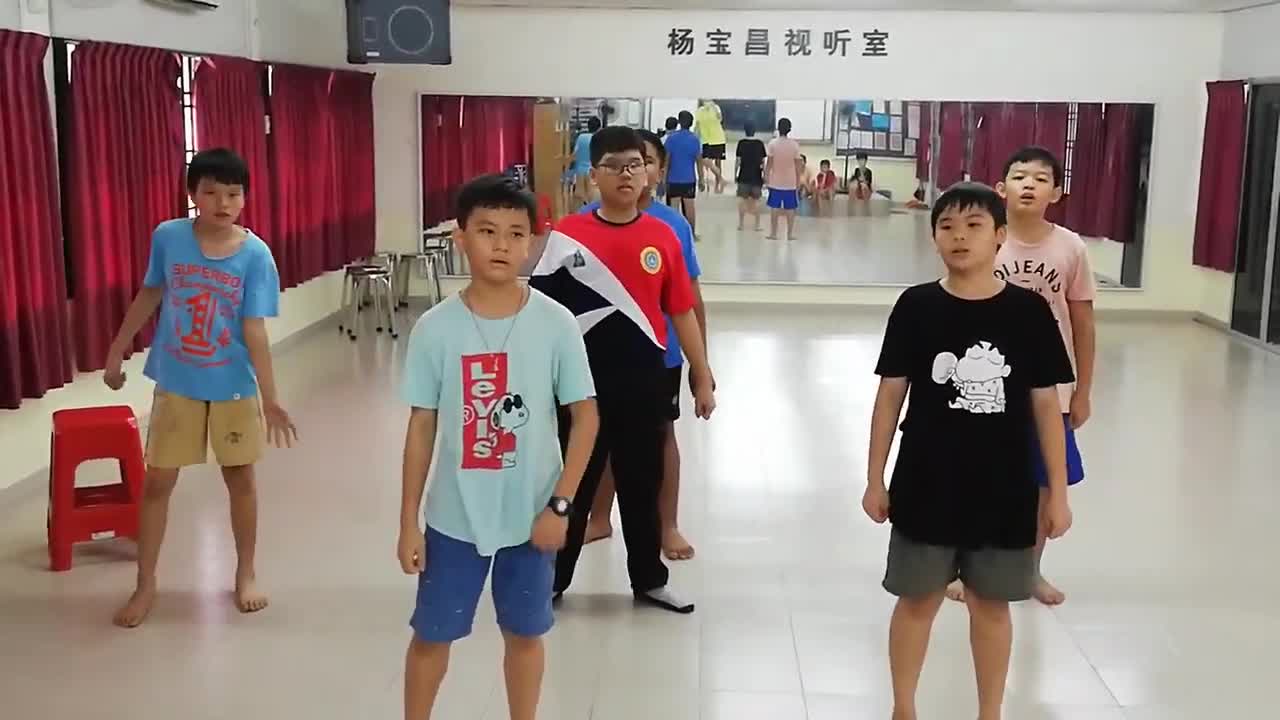 Practise dancing - 《青春修炼手册舞蹈练习》