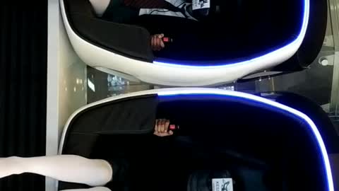 Girls Screaming While Watching in VR.