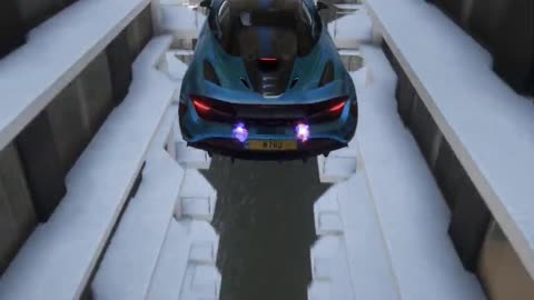 Impossible parking with the 2019 McLaren 720S Spider in Forza Horizon 5