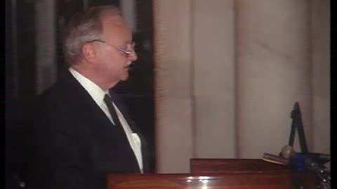 Apresentação do Prêmio Jawahar Lal Nehru de Entendimento Internacional ao Sr. Maurice Frederick Strong