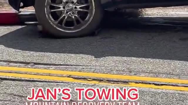Jan’s Towing Mountain Recovery A Nissan