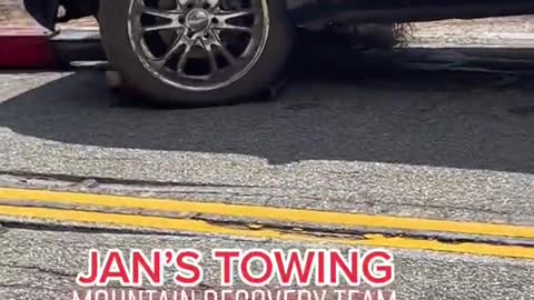 Jan’s Towing Mountain Recovery A Nissan