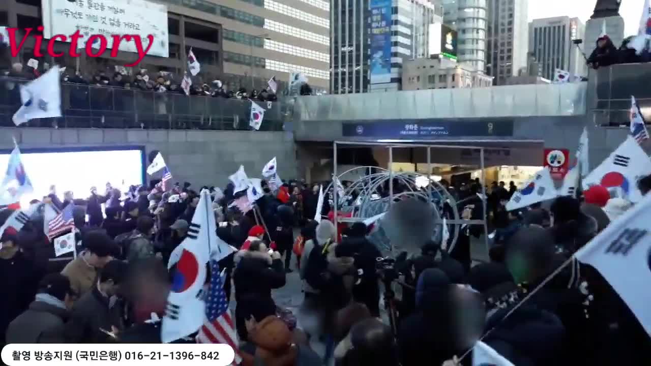 #자유영혼 #자유화운동 투쟁. 2018.3.1. 촟불 주체사상 탑 철거. 이 투쟁으로 불법재판을 받고 감옥에 가시고 형법벌금을 고생하신 동지님들.