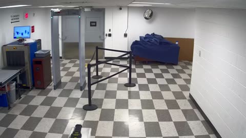 6134RHOBG3G308CLobby8Entrance_2021-01-06_00h40min00s467ms.mp4