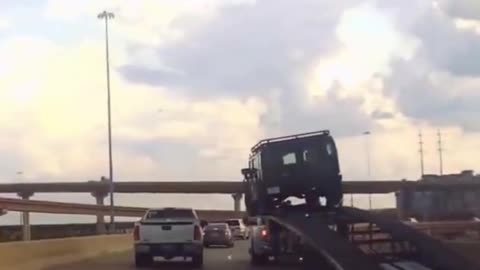 Truck Accident Caught in Dashcam
