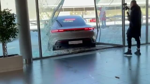 Mikhail litvin 😂🥇Never drove an electric car, the pedal is too sensitive