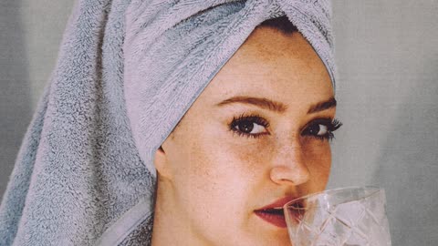 Can water help you lose weight? #shorts