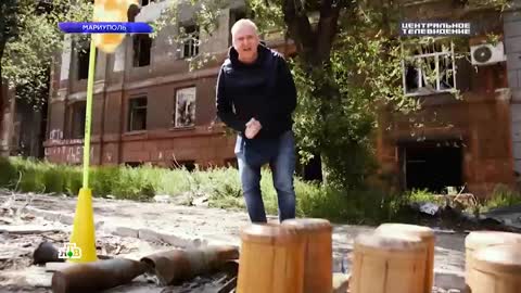 Odklízení trosek a nevybuchlé munice v Mariupolu pokračuje