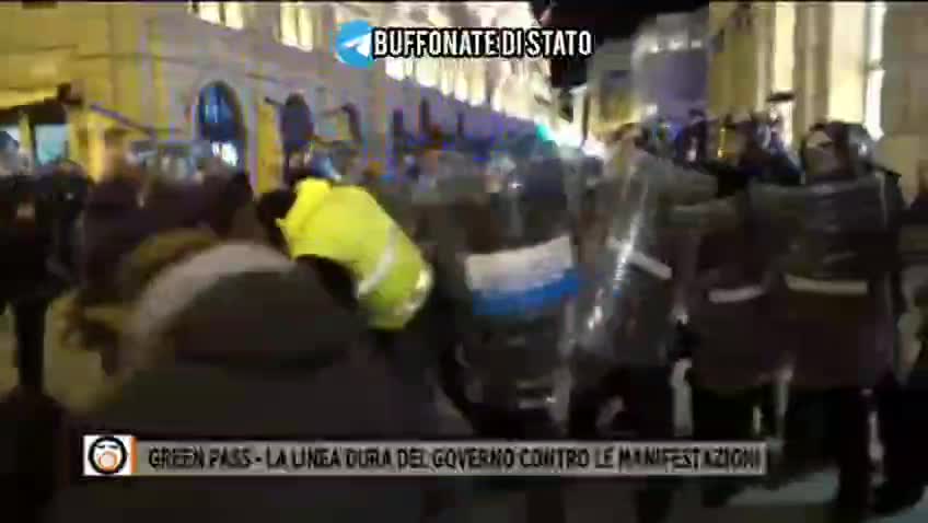 Come fermare una manifestazione pacifica? Con l'infiltrato di Trieste