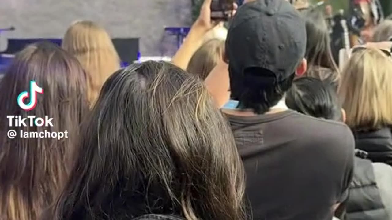 She has his underwear pic while seeing live