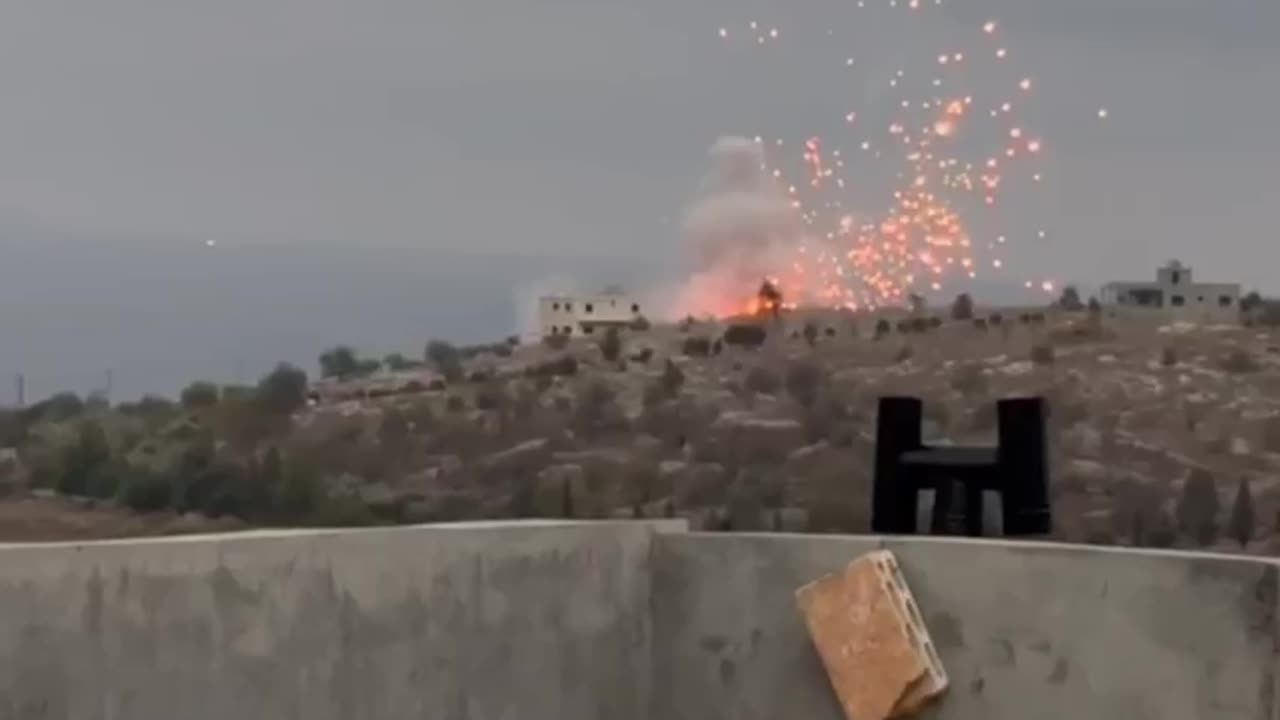 ►‼▶◾🇵🇸🇫🇷🚨‼️ Footage of an Israeli airstrike on Lebanon today Oct. 19, 2023
